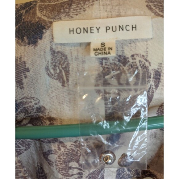 Honey Punch Romper Floral Cut Out Back Short Sleeve Button Front Pockets Small - Picture 7 of 7